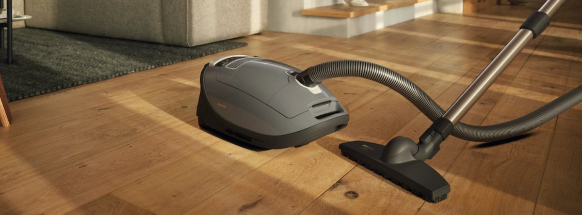 Miele Bagged Vacuum Cleaners - US Vacuums