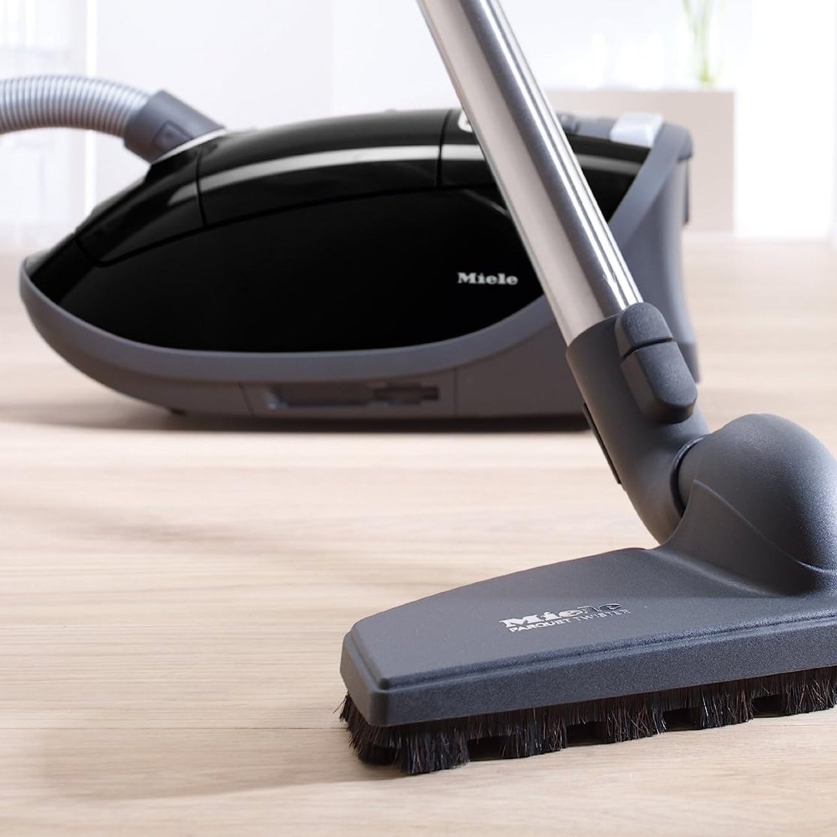 Miele Complete C3 Kona Vacuum Cleaner - US Vacuums - 10014580