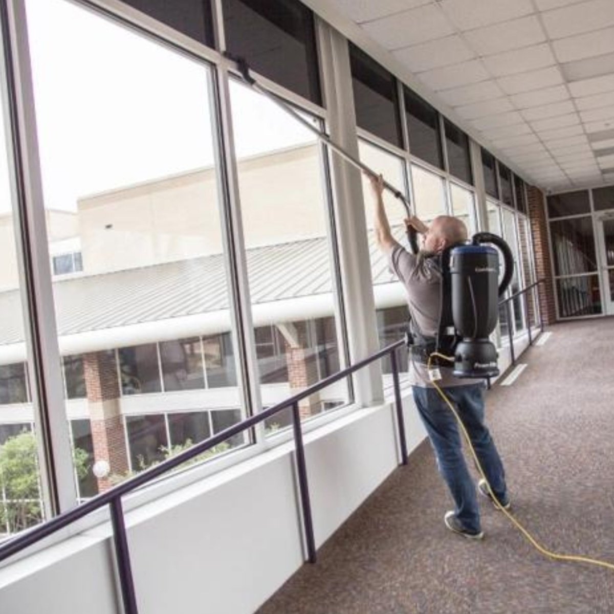 Powr - Flite Standard style Comfort Pro Backpack Vacuum - 6 Quart Capacity - US Vacuums - BP6S