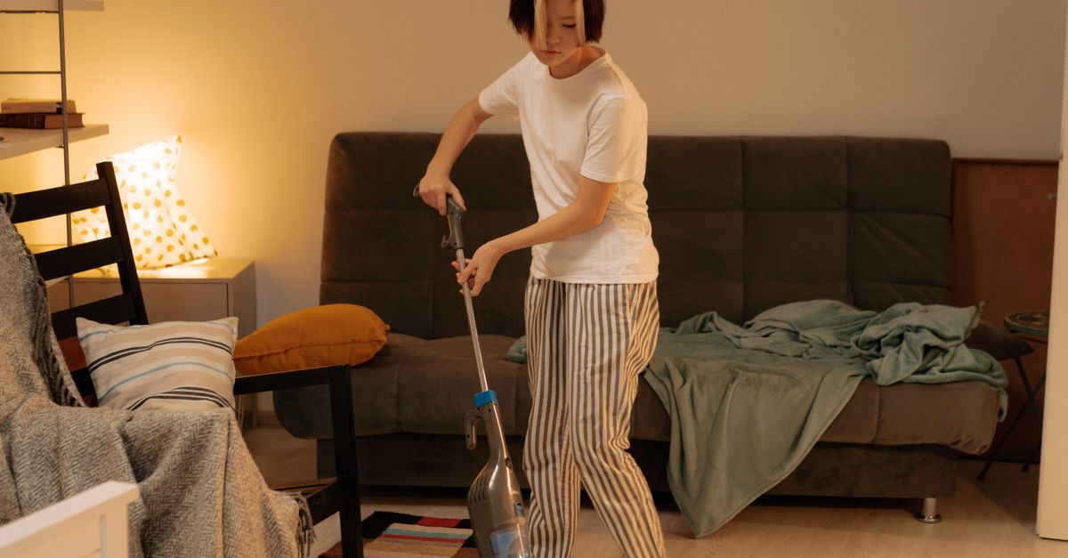 How to Choose a Vacuum for a Dorm Room or First Apartment - US Vacuums