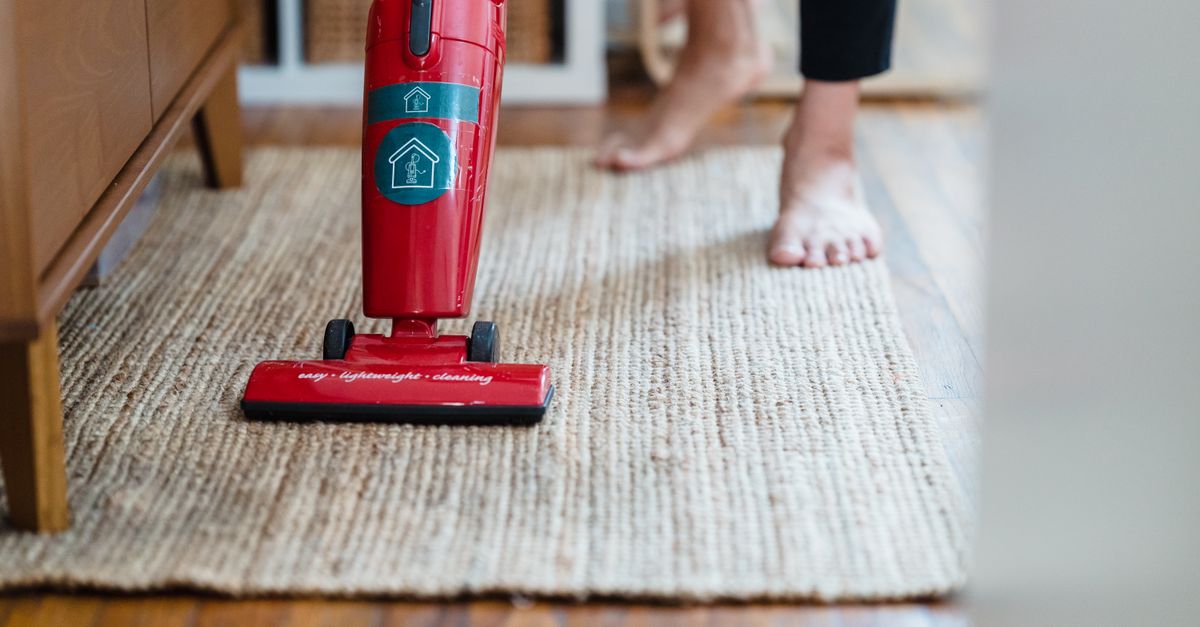Why Is My Vacuum So Hard to Push on Carpet? 7 Causes and Simple Fixes - US Vacuums