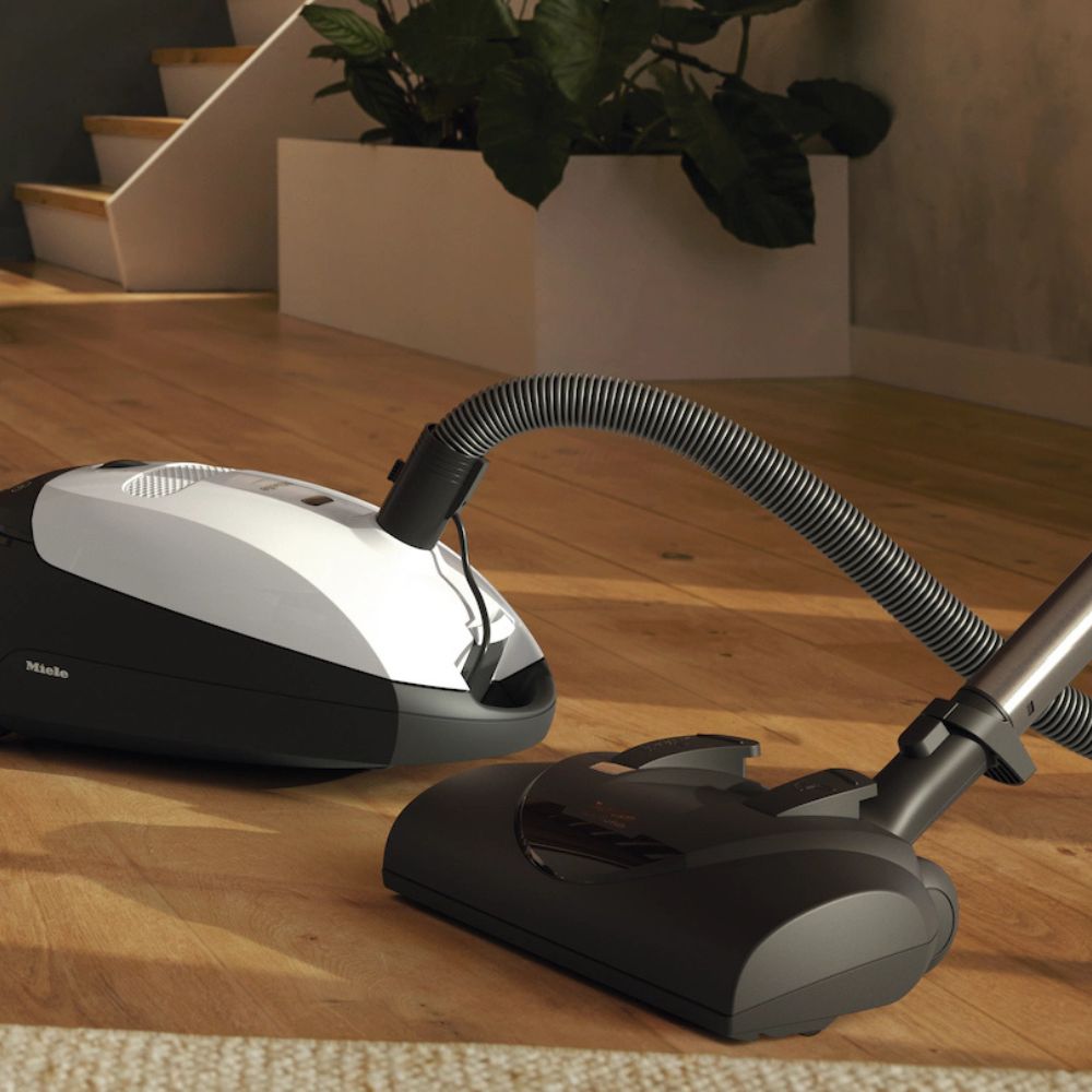 Miele Classic C1 Cat & Dog PowerLine Vacuum Cleaner